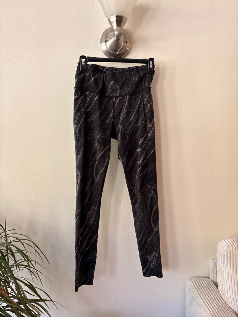 GAPFit Black Marble-Striped Leggings Size Small